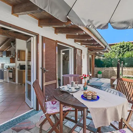 Apartment Casa Role, Maggiore Patio House W/ Bbq - Happy *