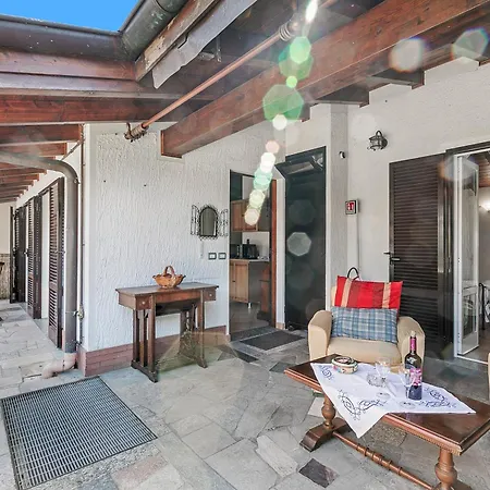 Casa Role, Maggiore Patio House W/ Bbq - Happy Apartment